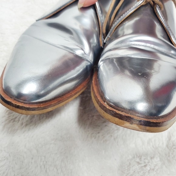 Everlane  E2 Shine Silver Modern Oxfords - Picture 7 of 16